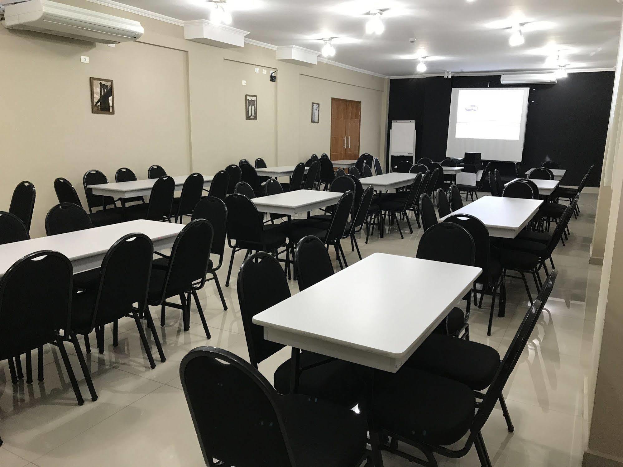 Lotus Hotel - A 6 Km Do Santuario De Aparecida-Sp Guaratinguetá エクステリア 写真
