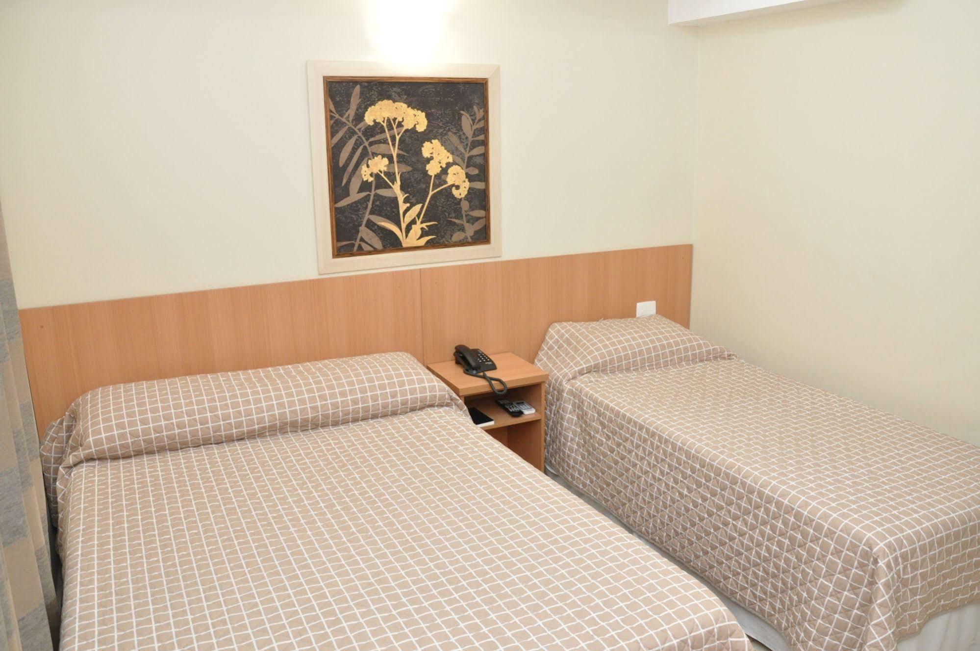Lotus Hotel - A 6 Km Do Santuario De Aparecida-Sp Guaratinguetá エクステリア 写真
