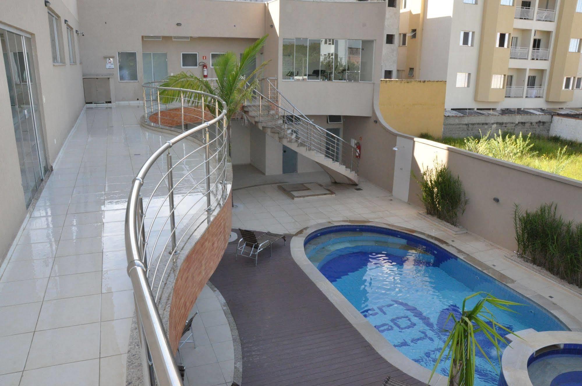 Lotus Hotel - A 6 Km Do Santuario De Aparecida-Sp Guaratinguetá エクステリア 写真